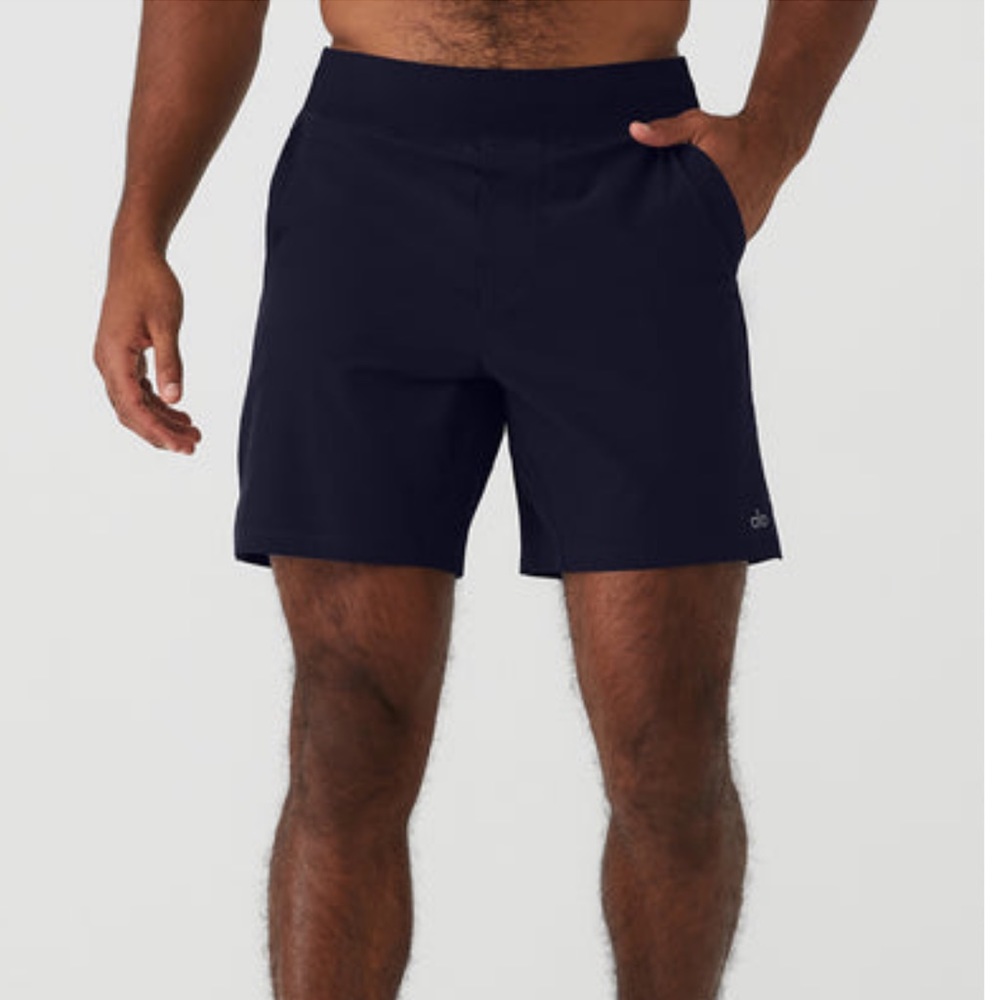 ALO Yoga Men’s “Repetition” Short 7” Inseam Linerless (M) *BESTSELLER*